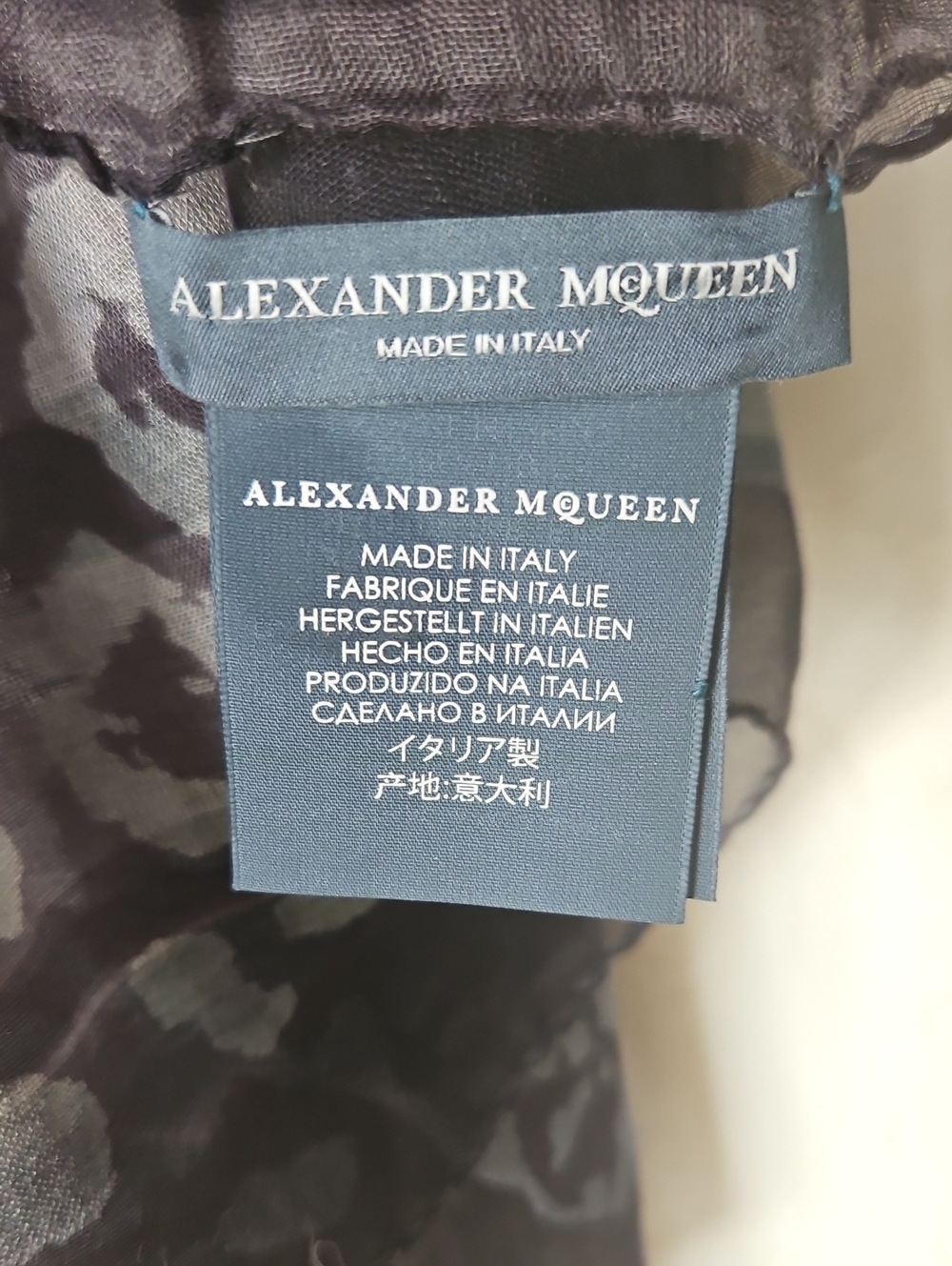 Alexander McQUEEN Scarf / Wrap - Picture 4 of 7